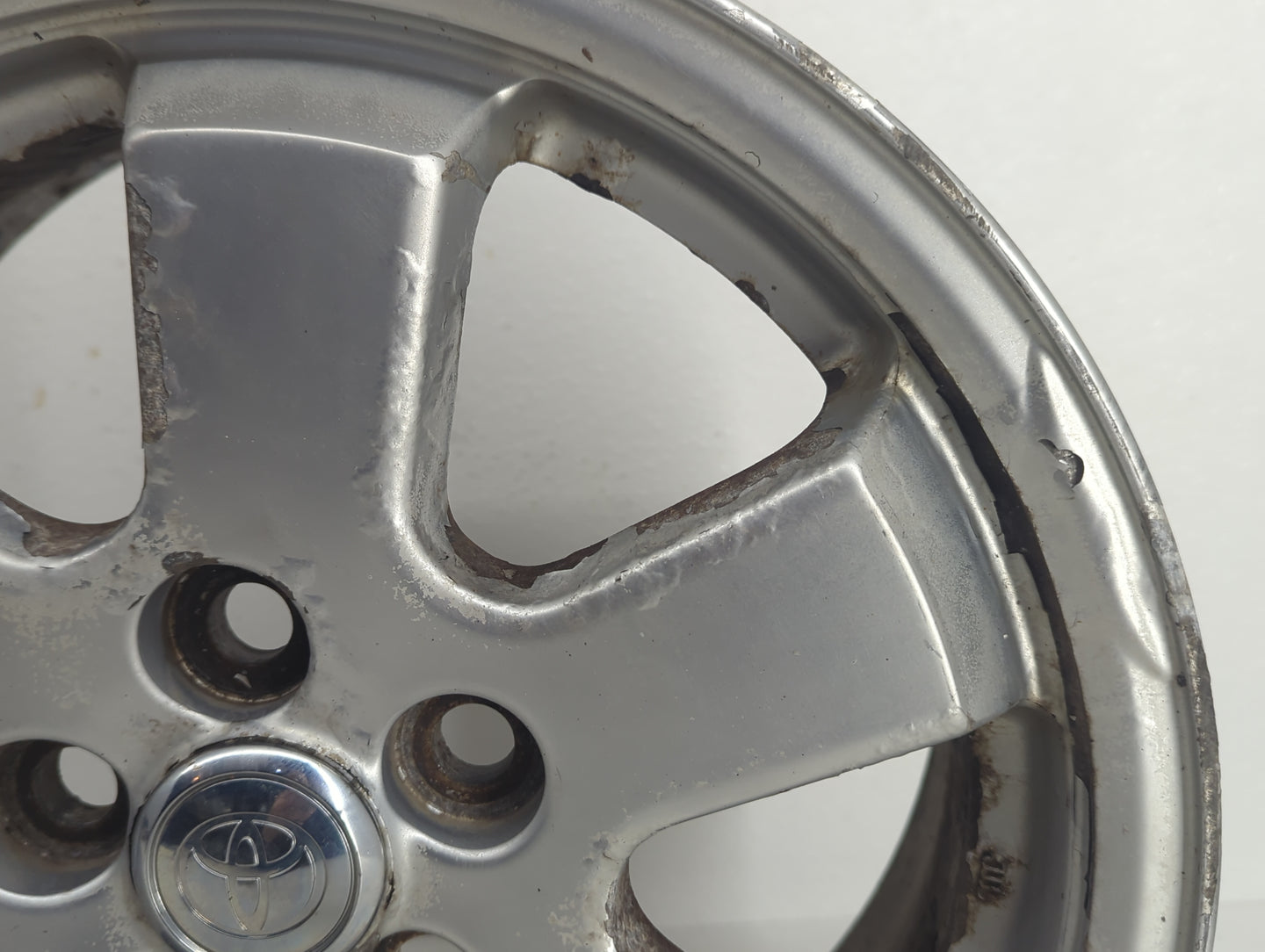 2004-2009 Toyota Prius Oem Wheel Rim 835719 - Oemusedautoparts1.com