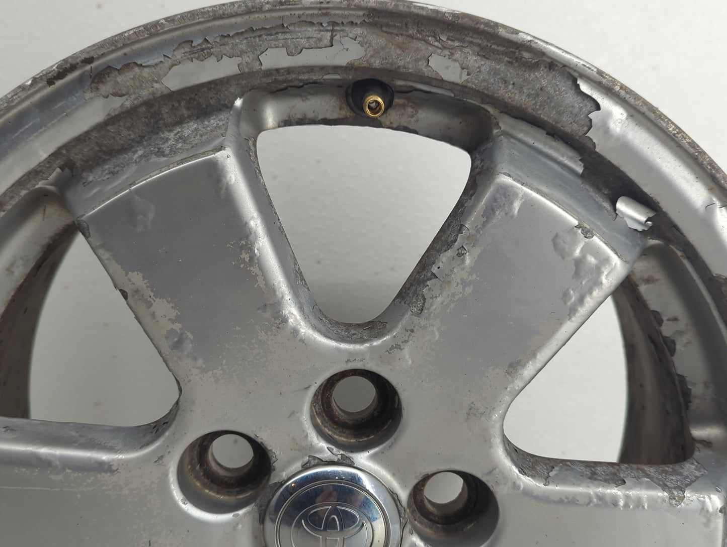2004-2009 Toyota Prius Oem Wheel Rim 835720 - Oemusedautoparts1.com