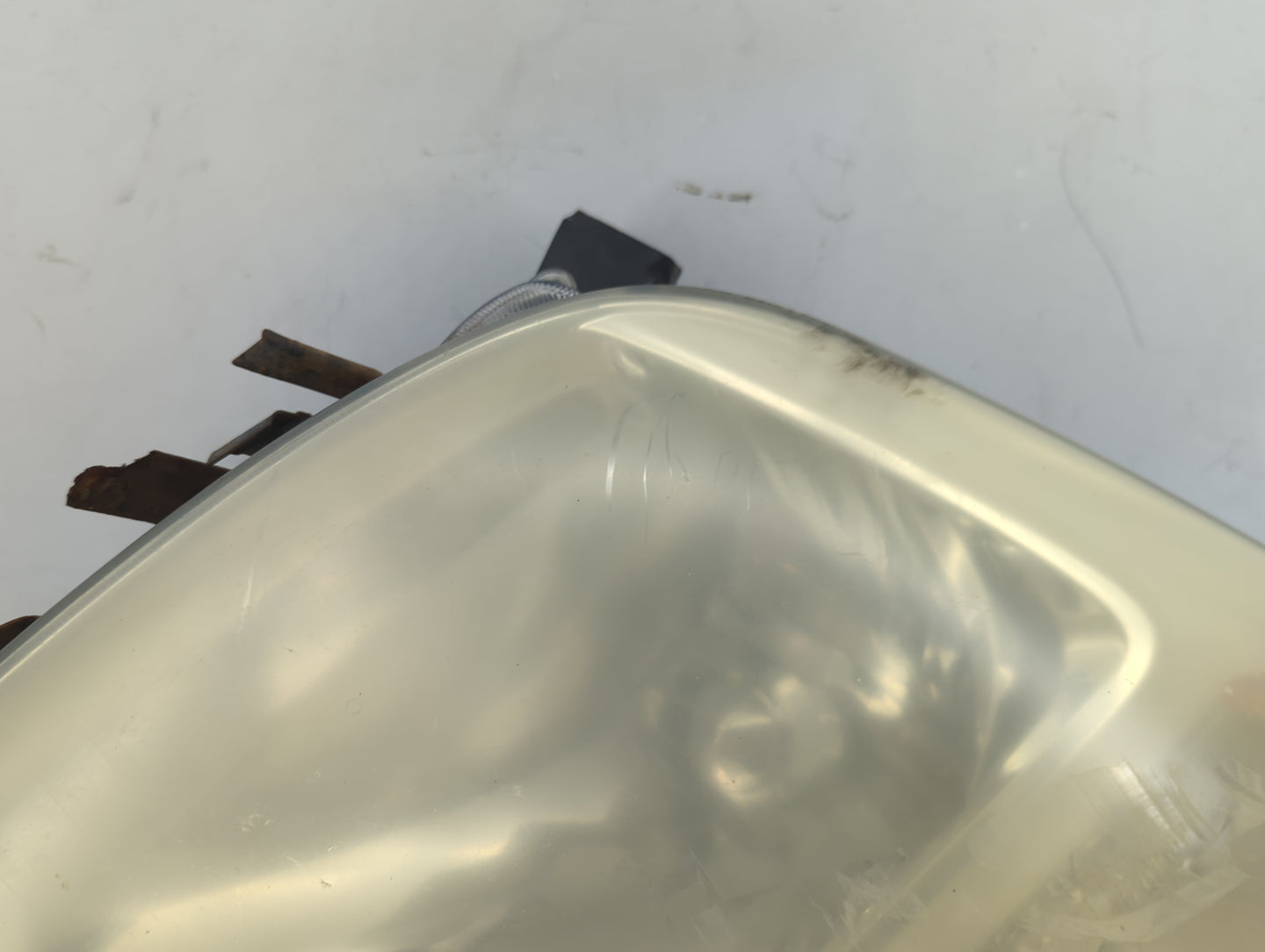 2004-2005 Toyota Prius Passenger Right Oem Head Light Headlight Lamp - Oemusedautoparts1.com