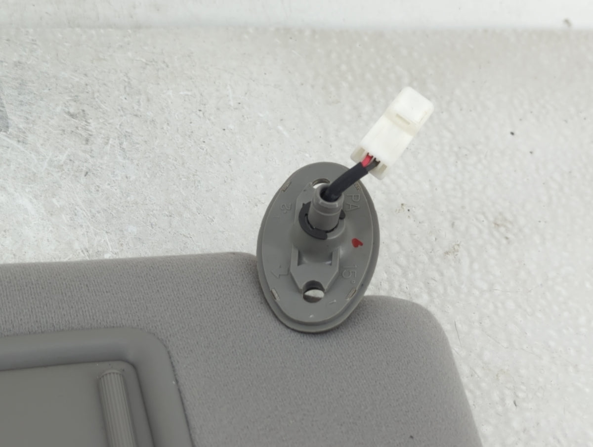 2004 Toyota Prius Sun Visor Shade Replacement Passenger Right Mirror Fits OEM Used Auto Parts - Oemusedautoparts1.com