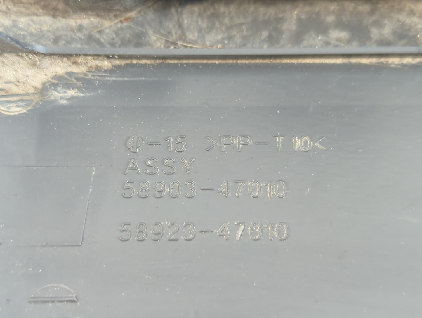 2004-2009 Toyota Prius Overhead Roof Console Interior Dome Light - Oemusedautoparts1.com