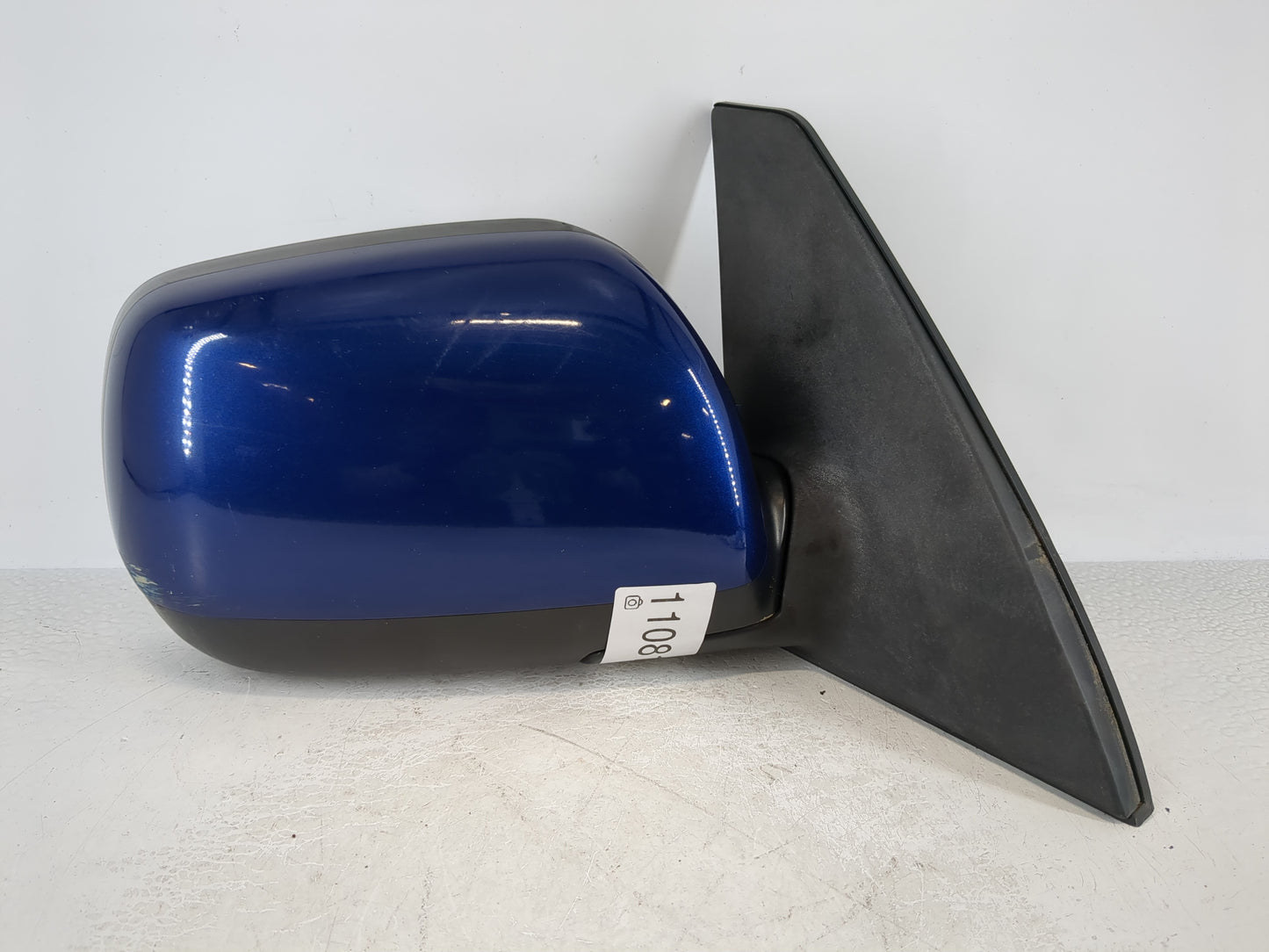 2004-2005 Toyota Rav4 Passenger Side View Mirror - Right Door Mirror OEM Used - Oemusedautoparts1.com