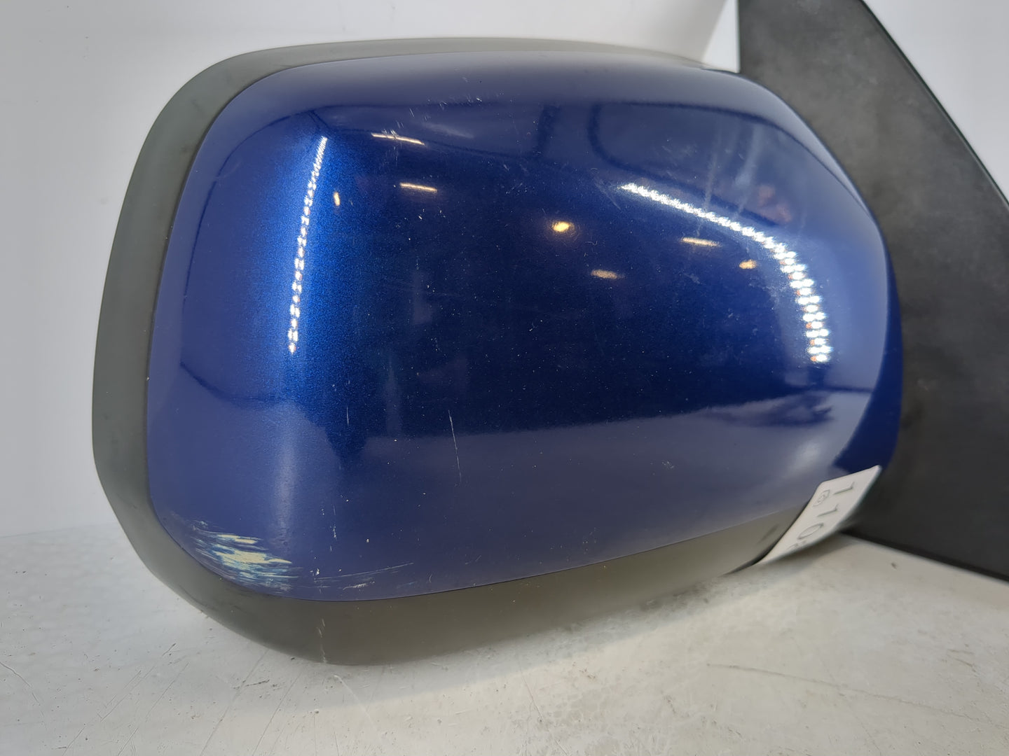 2004-2005 Toyota Rav4 Passenger Side View Mirror - Right Door Mirror OEM Used - Oemusedautoparts1.com