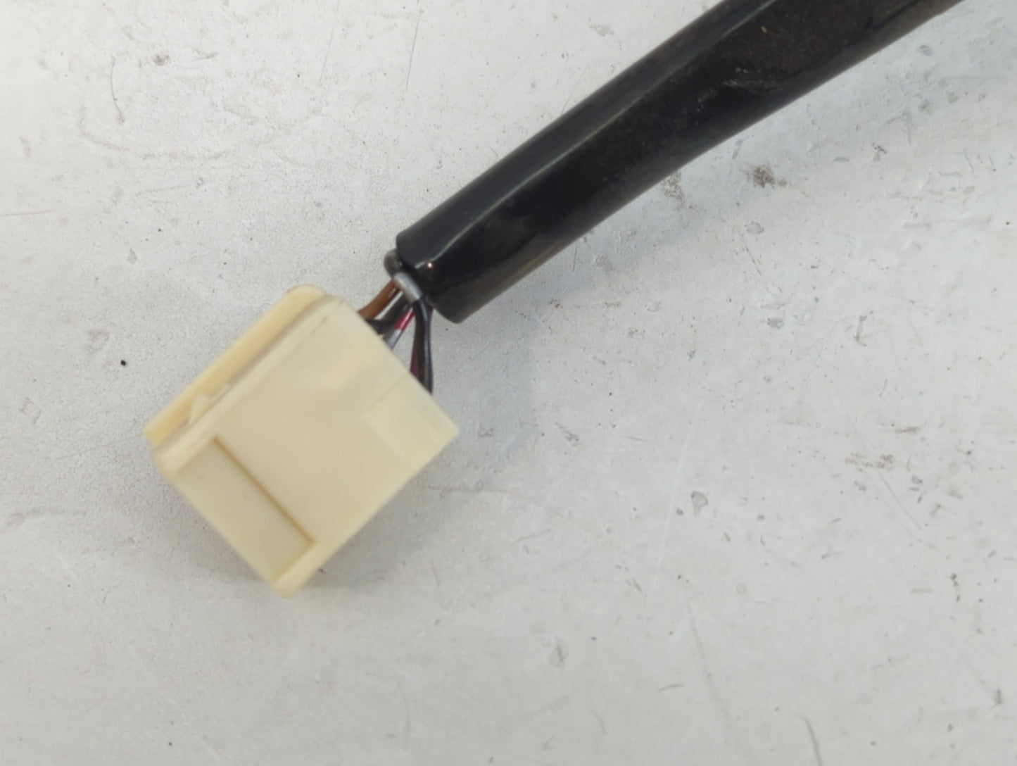 2004-2005 Toyota Rav4 Side Mirror Replacement Passenger Right View Door Mirror P/N:E4012228 Fits Fits 2004 2005 OEM Used Aut