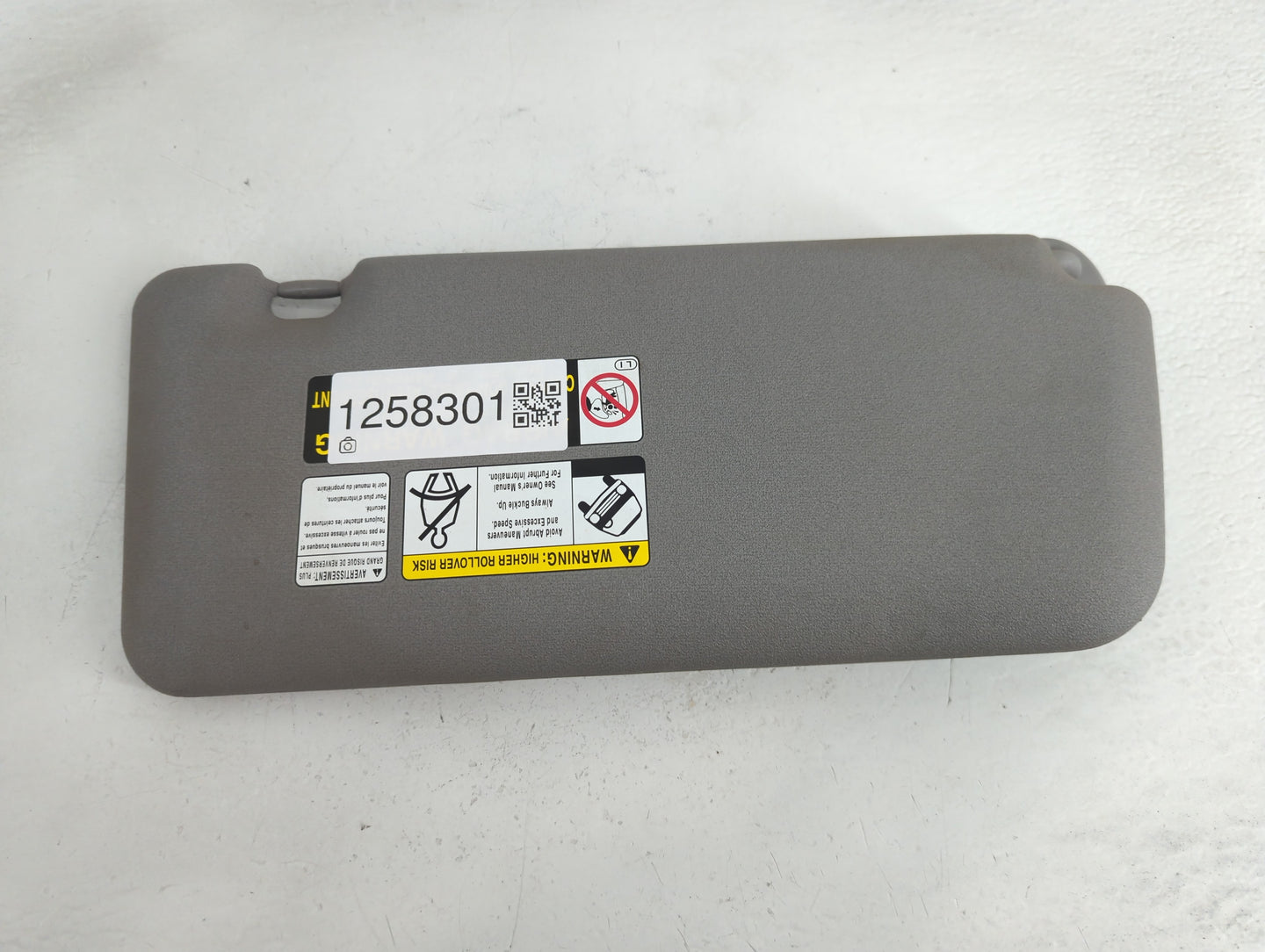 2004-2005 Toyota Rav4 Sun Visor Shade Replacement Driver Left Mirror Fits Fits 2004 2005 OEM Used Auto Parts - Oemusedautopa