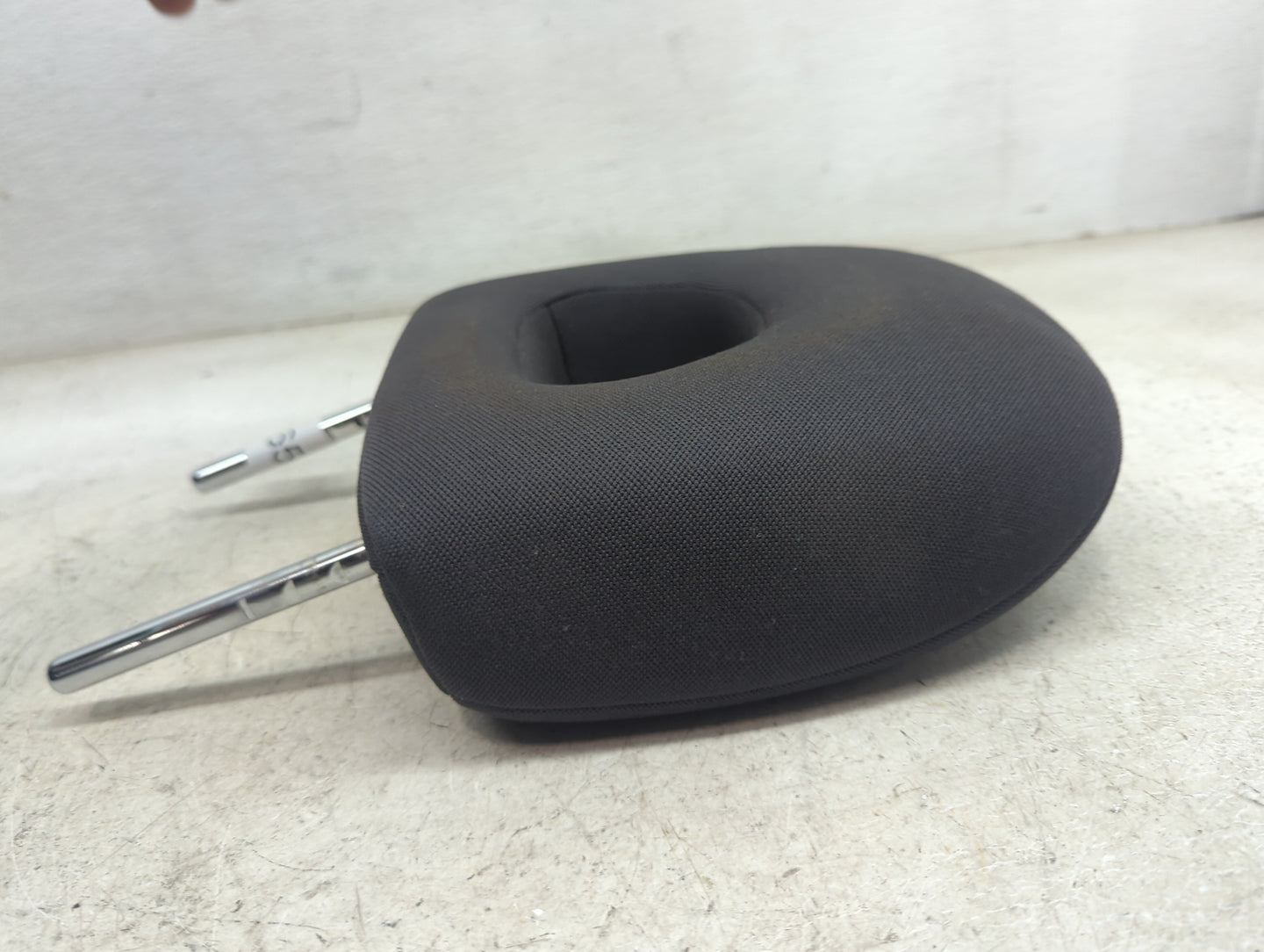2004-2004 Toyota Rav4 Headrest Head Rest Front Driver Seat Black - Oemusedautoparts1.com