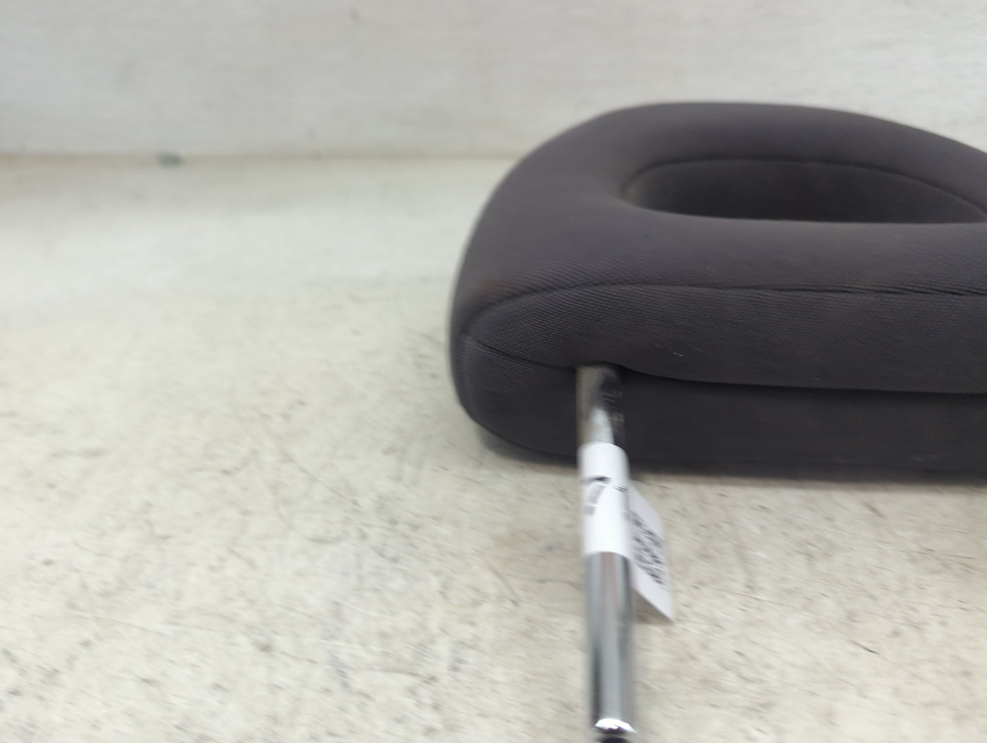 2004 Toyota Rav4 Headrest Head Rest Front Driver Passenger Seat Fits OEM Used Auto Parts - Oemusedautoparts1.com