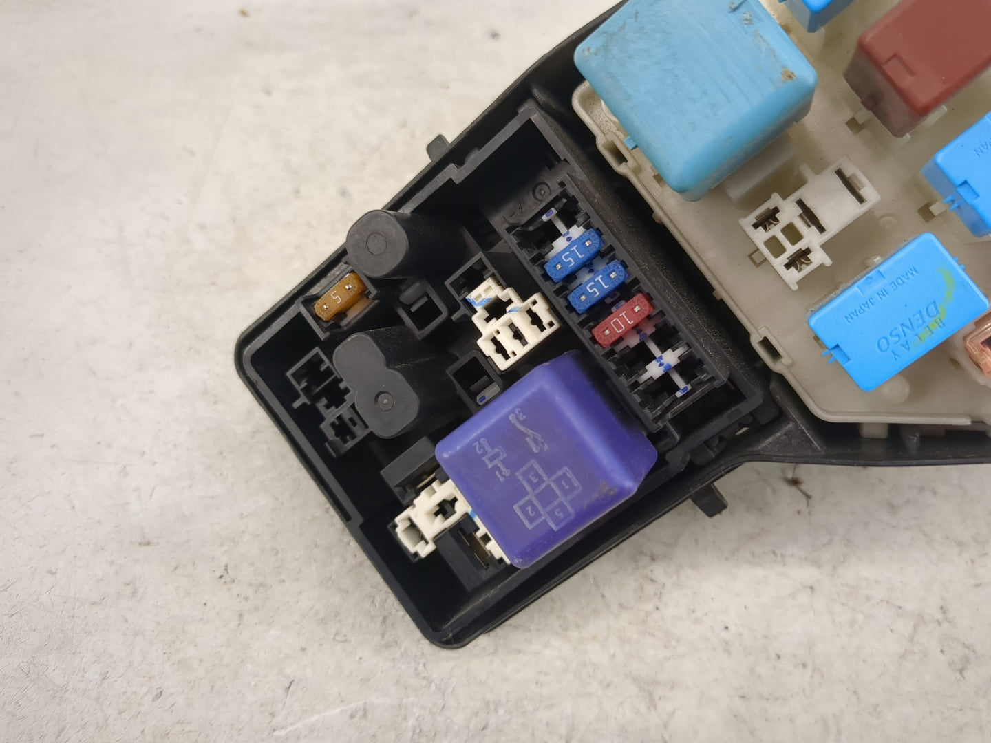 2003-2005 Toyota Rav4 Fusebox Fuse Box Panel Relay Module Fits Fits 2003 2004 2005 OEM Used Auto Parts - Oemusedautoparts1.c
