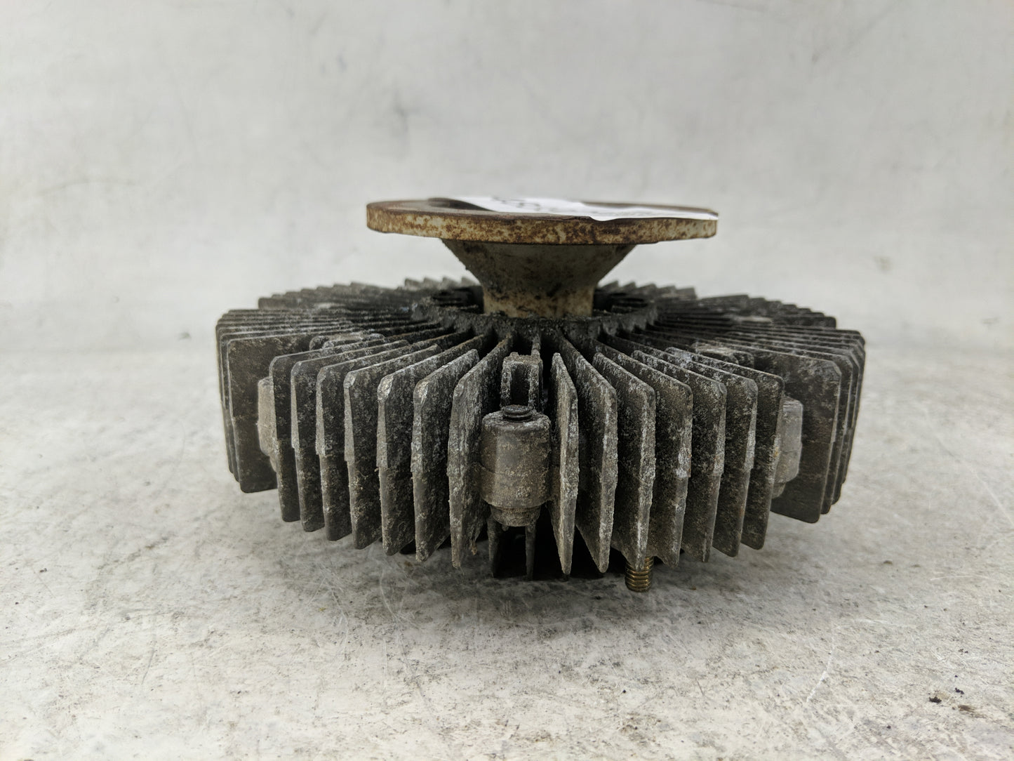 2001-2004 Toyota Sequoia Radiator Cooling Fan Clutch - Oemusedautoparts1.com
