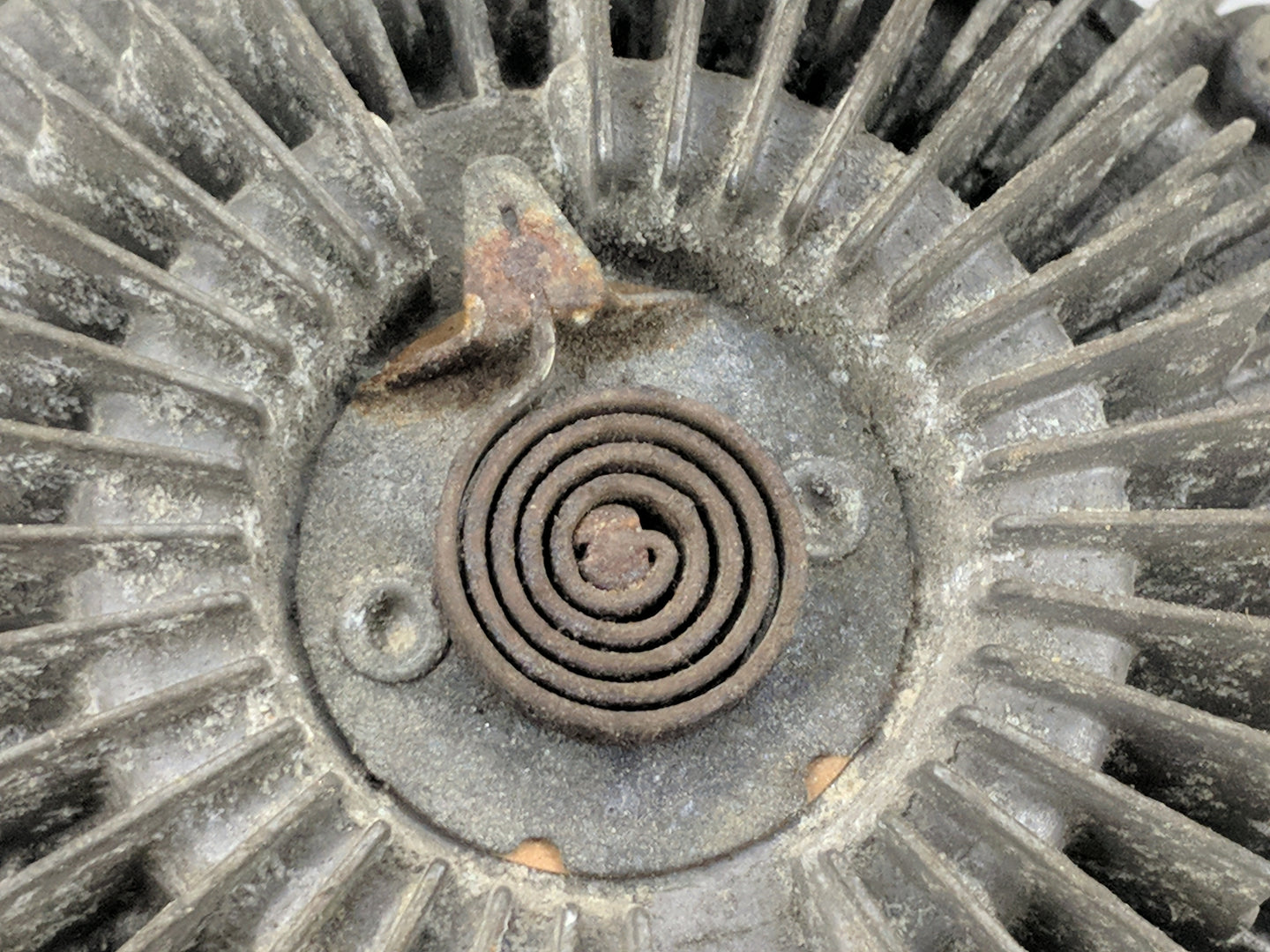 2001-2004 Toyota Sequoia Radiator Cooling Fan Clutch - Oemusedautoparts1.com