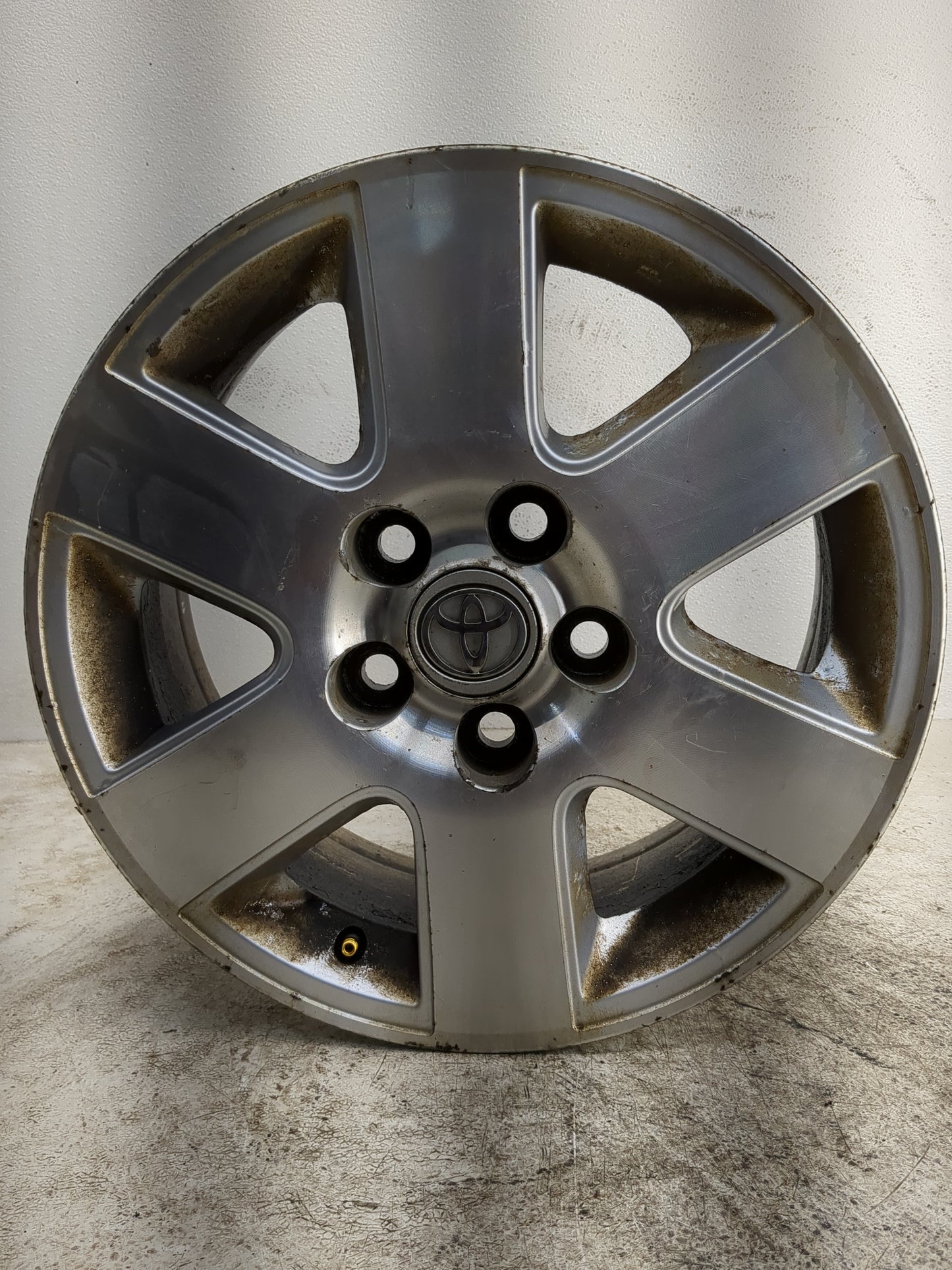 2004-2010 Toyota Sienna Oem Wheel Rim 1169177 - Oemusedautoparts1.com
