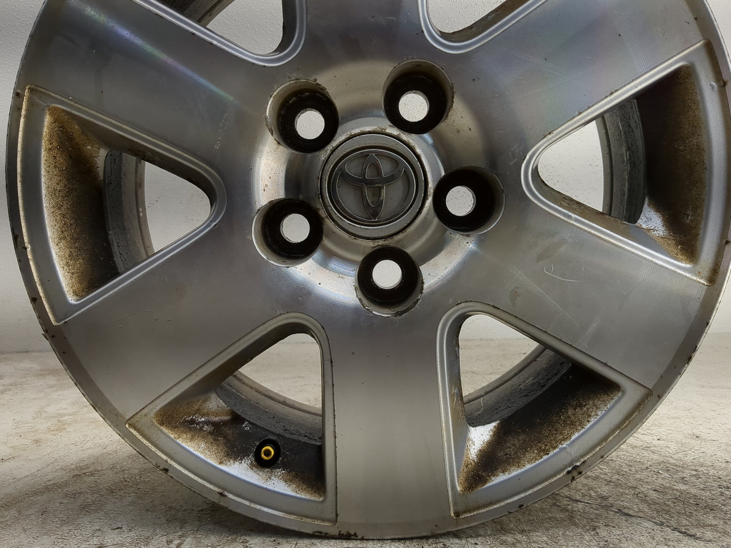 2004-2010 Toyota Sienna Oem Wheel Rim 1169177 - Oemusedautoparts1.com