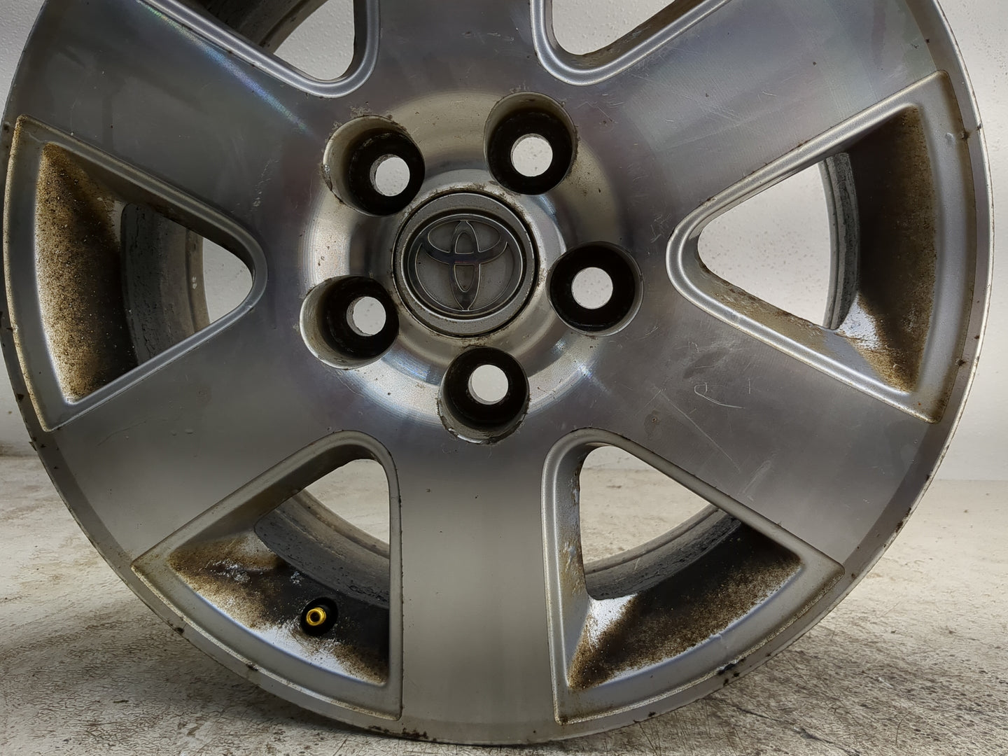 2004-2010 Toyota Sienna Oem Wheel Rim 1169177 - Oemusedautoparts1.com