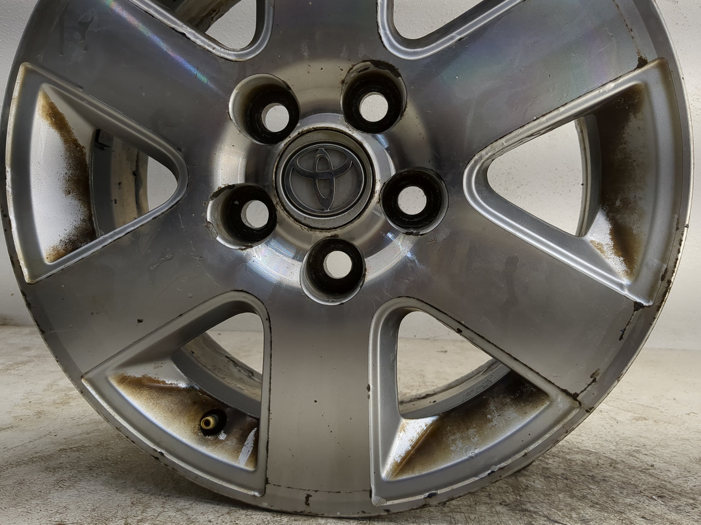2004-2010 Toyota Sienna Oem Wheel Rim - Oemusedautoparts1.com