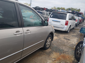 compare product 2004-2010 Toyota Sienna Passenger Front Door Oem 1169883