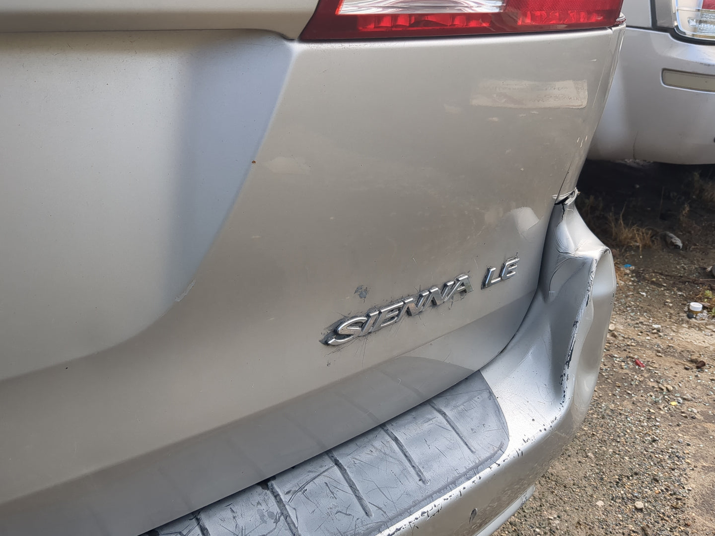 2004-2010 Toyota Sienna Trunk/decklid/hatch/tailgate Oem 1169968 - Oemusedautoparts1.com