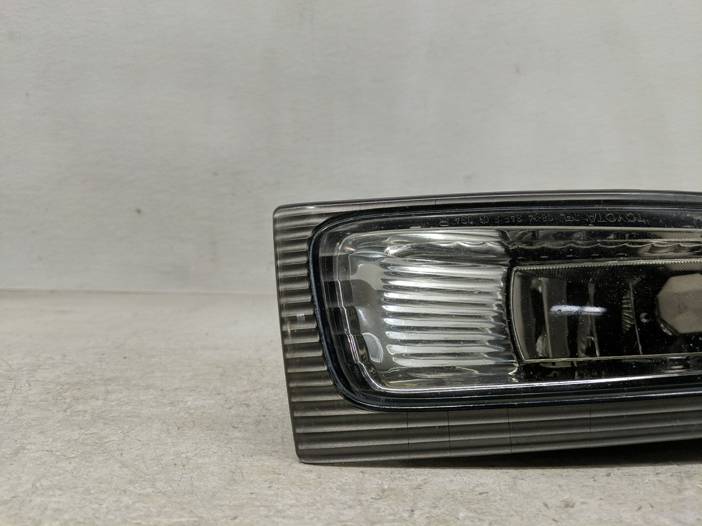 2004-2005 Toyota Sienna Passenger Right Oem Front Light Lamp - Oemusedautoparts1.com