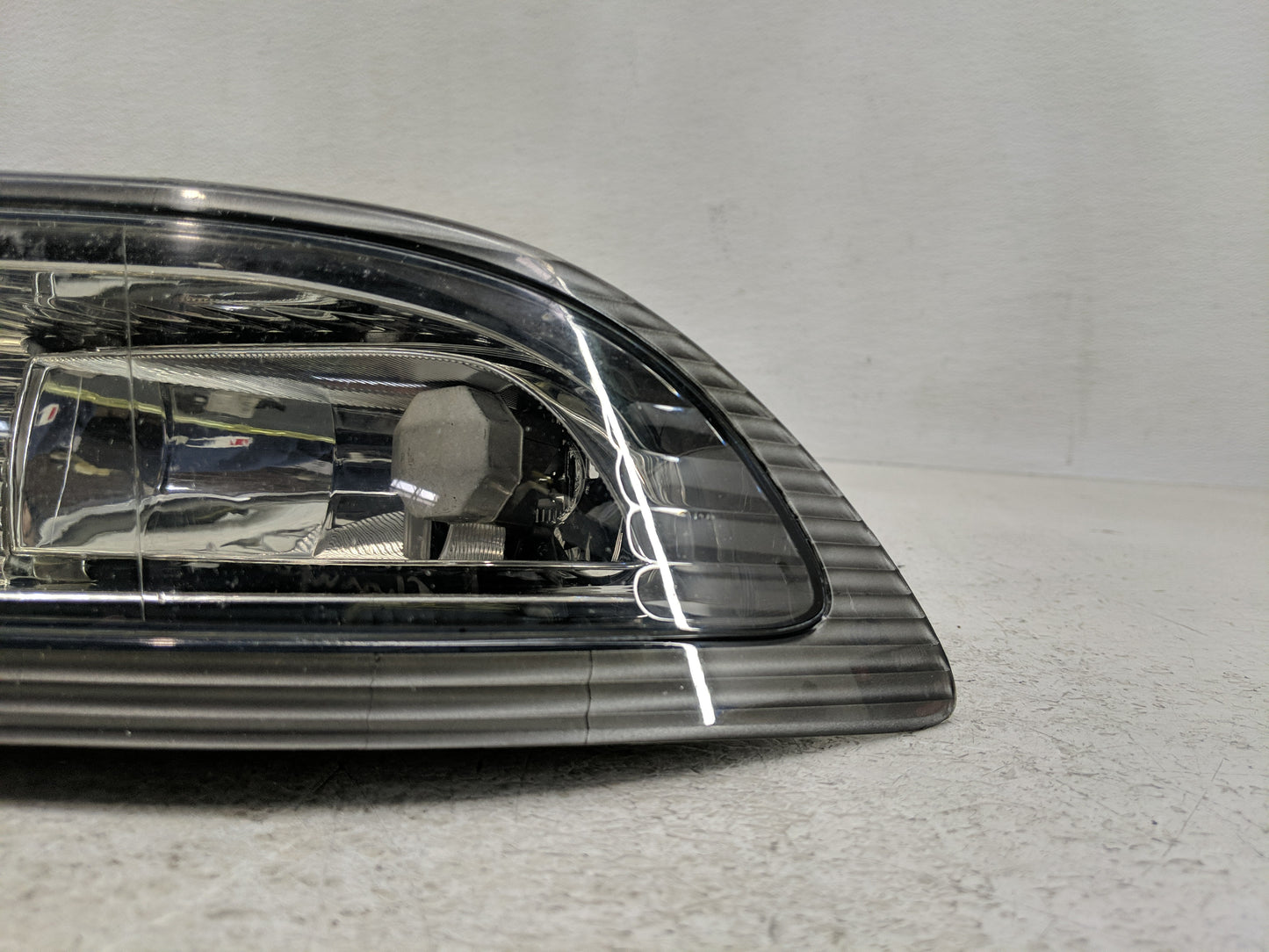 2004-2005 Toyota Sienna Passenger Right Oem Front Light Lamp - Oemusedautoparts1.com