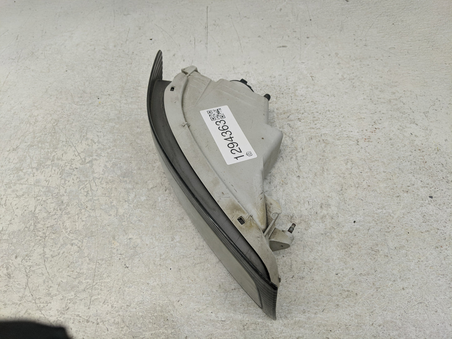 2004-2005 Toyota Sienna Passenger Right Oem Front Light Lamp - Oemusedautoparts1.com