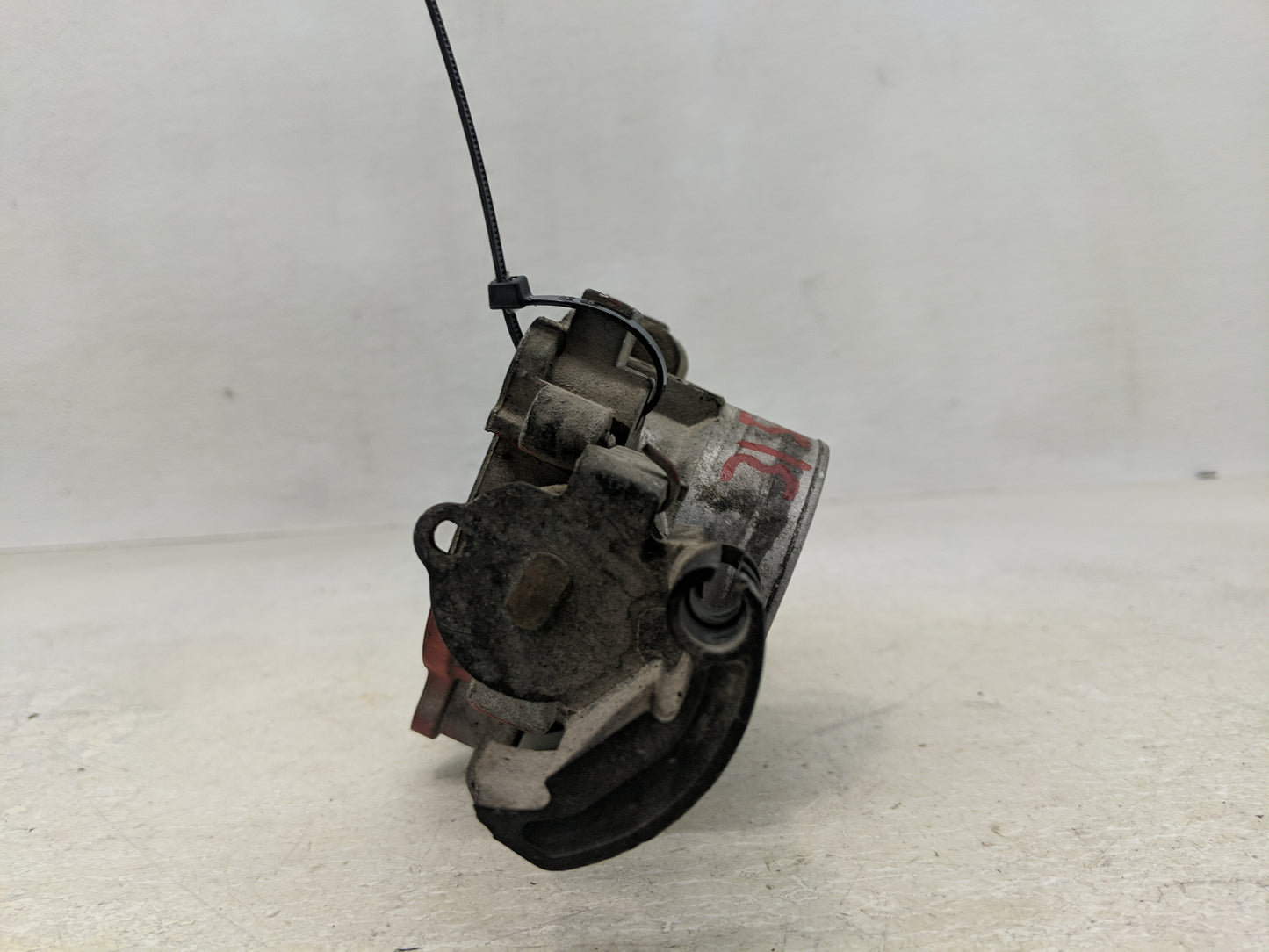 2004-2006 Toyota Sienna Throttle Body Fits Fits 2003 2004 2005 2006 2007 2008 2009 2010 OEM Used Auto Parts - Oemusedautopar