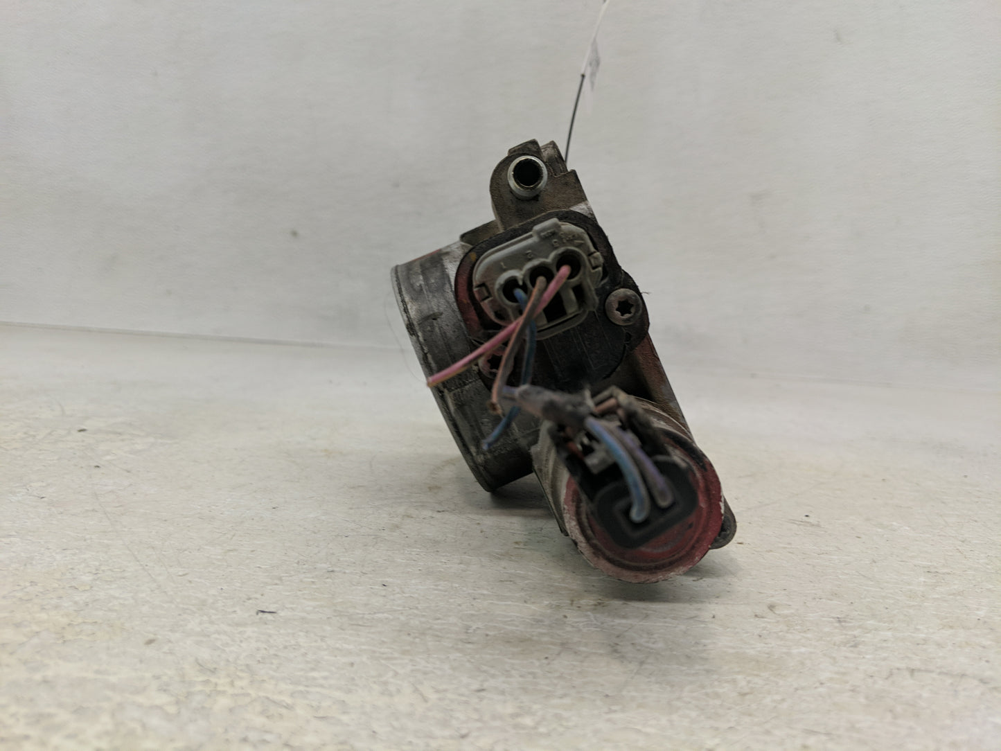 2004-2006 Toyota Sienna Throttle Body Fits Fits 2003 2004 2005 2006 2007 2008 2009 2010 OEM Used Auto Parts - Oemusedautopar