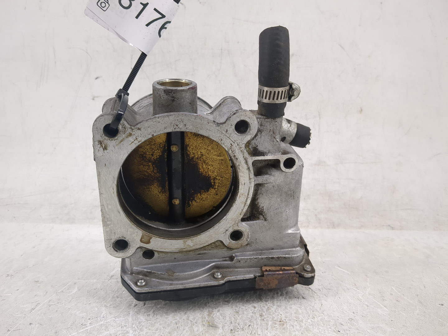 2004-2006 Toyota Sienna Throttle Body P/N:22030-0A020 Fits Fits 2003 2004 2005 2006 2007 2008 2009 2010 OEM Used Auto Parts 