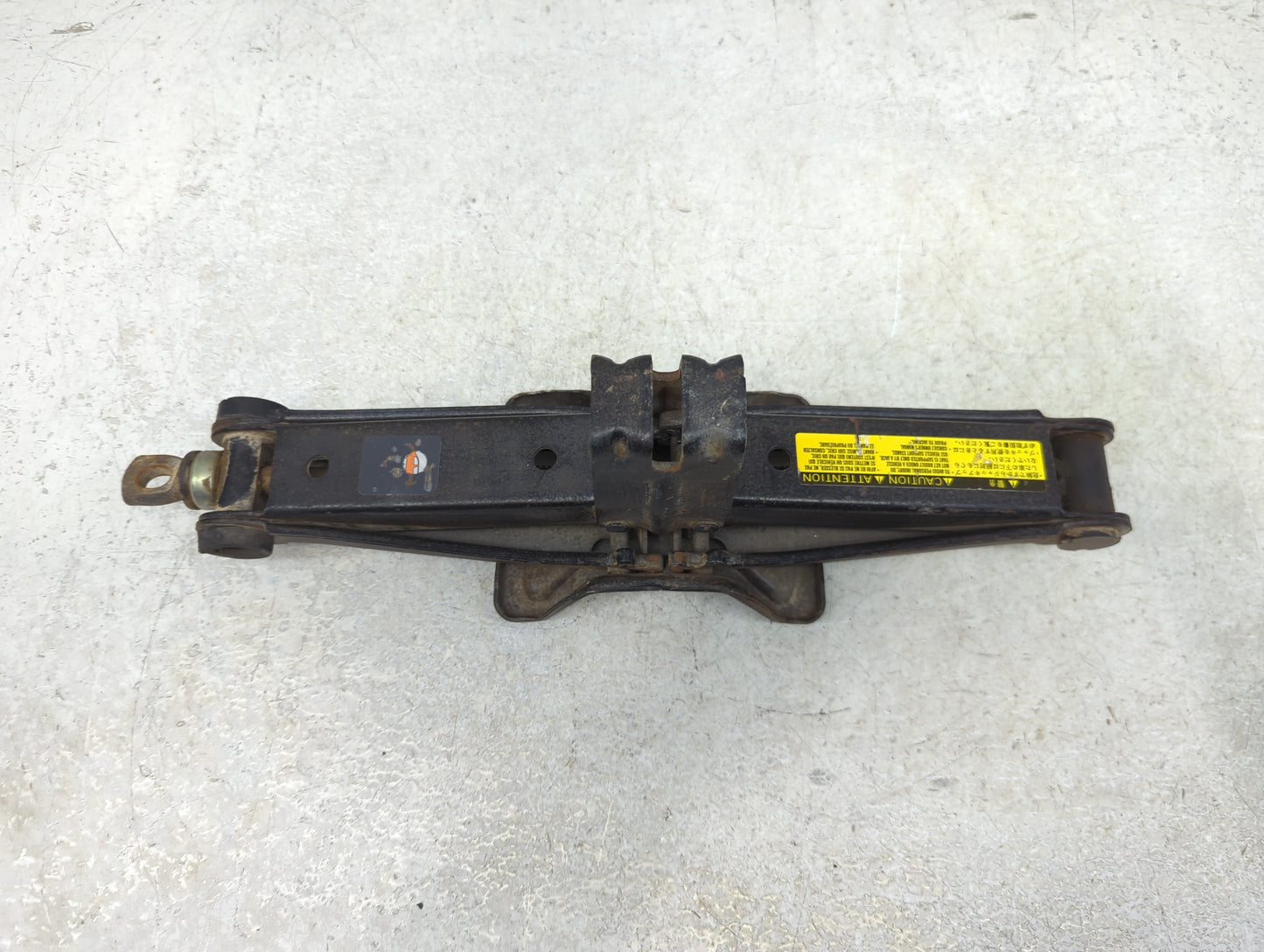 2004 Toyota Sienna Spare Scissor Car Jack - Oemusedautoparts1.com