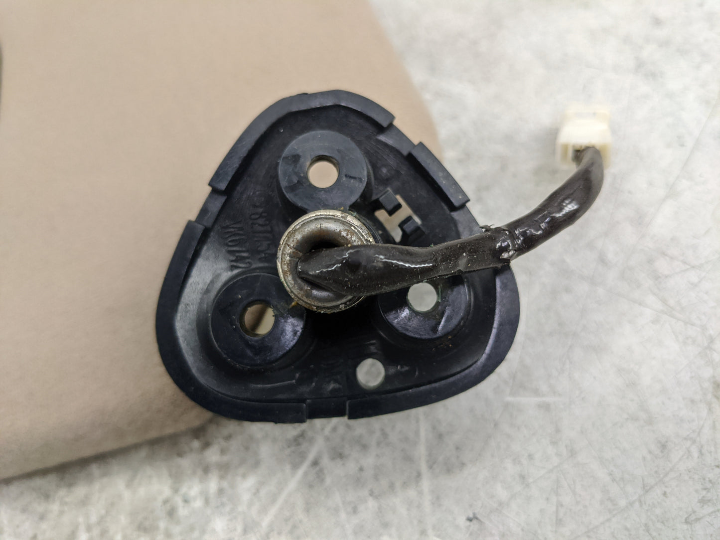 2004 Toyota Sienna Sun Visor Shade Replacement Driver Left Mirror Fits OEM Used Auto Parts - Oemusedautoparts1.com