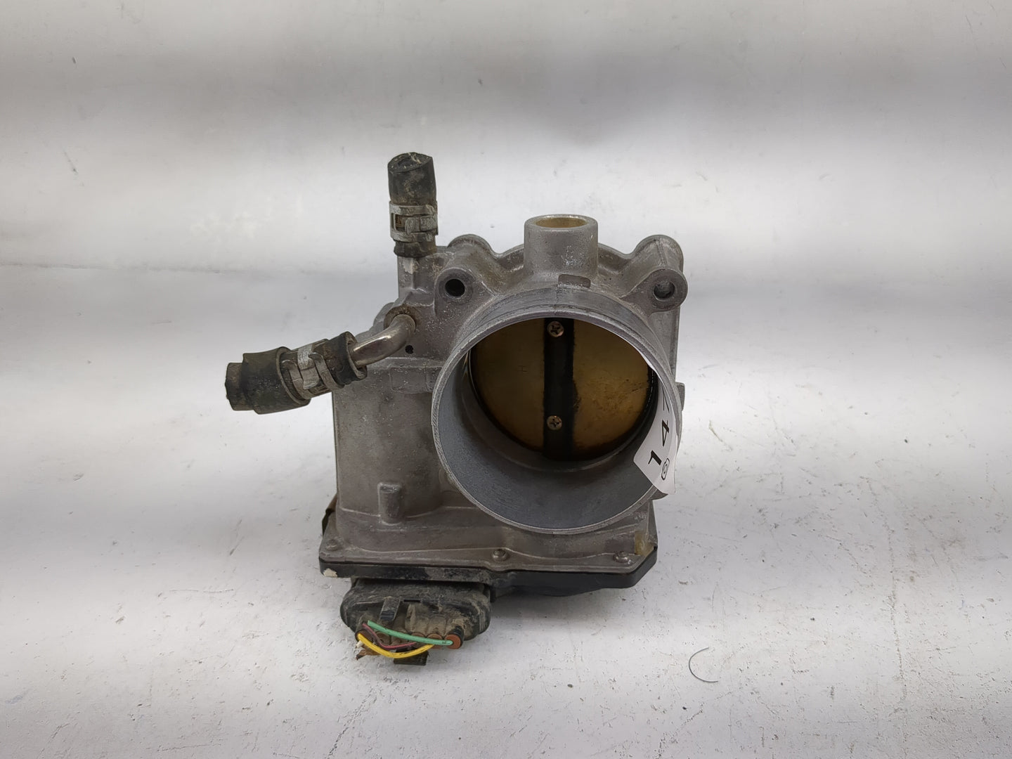 2004-2006 Toyota Sienna Throttle Body P/N:22030-0A020 Fits Fits 2003 2004 2005 2006 2007 2008 2009 2010 OEM Used Auto Parts 
