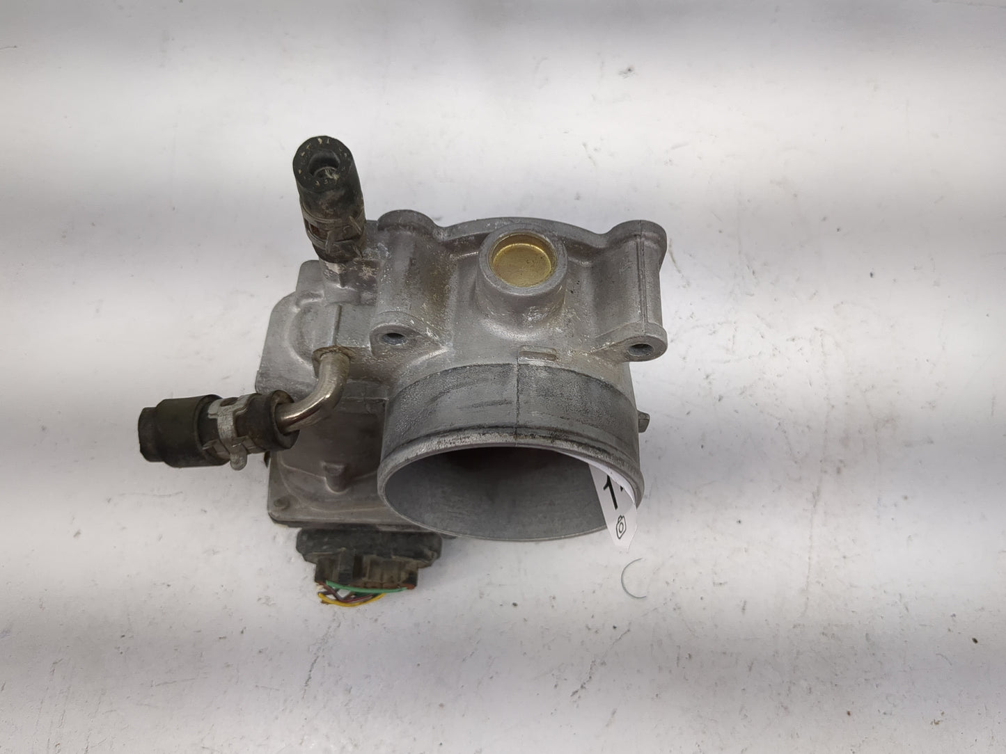2004-2006 Toyota Sienna Throttle Body P/N:22030-0A020 Fits Fits 2003 2004 2005 2006 2007 2008 2009 2010 OEM Used Auto Parts 