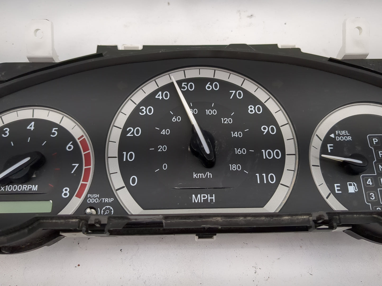 2004-2005 Toyota Sienna Instrument Cluster Speedometer Gauges P/N:83800-08130-00 TN157510-9261 Miles: Fits Fits 2004 2005 OE