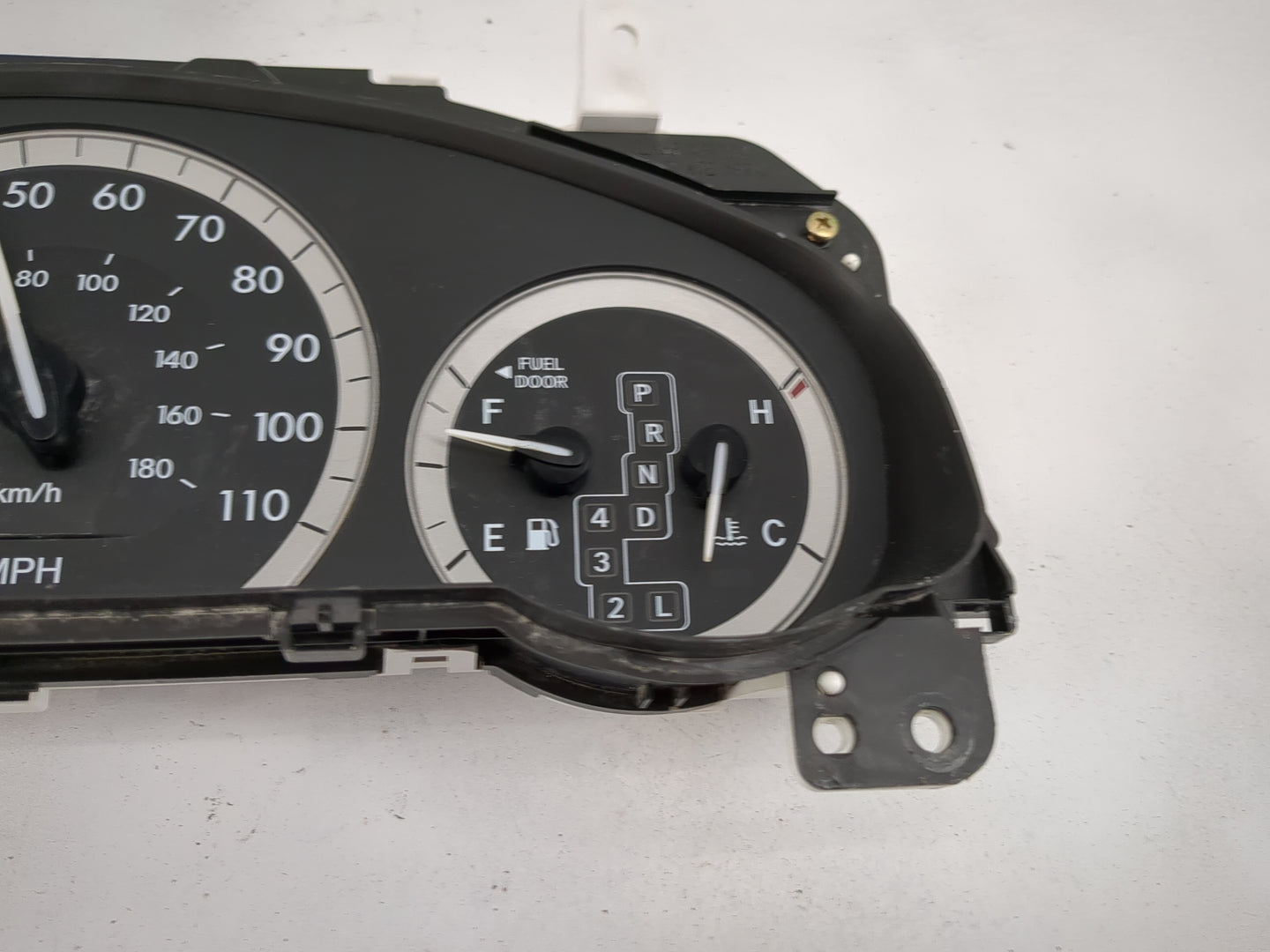 2004-2005 Toyota Sienna Instrument Cluster Speedometer Gauges P/N:83800-08130-00 TN157510-9261 Miles: Fits Fits 2004 2005 OE