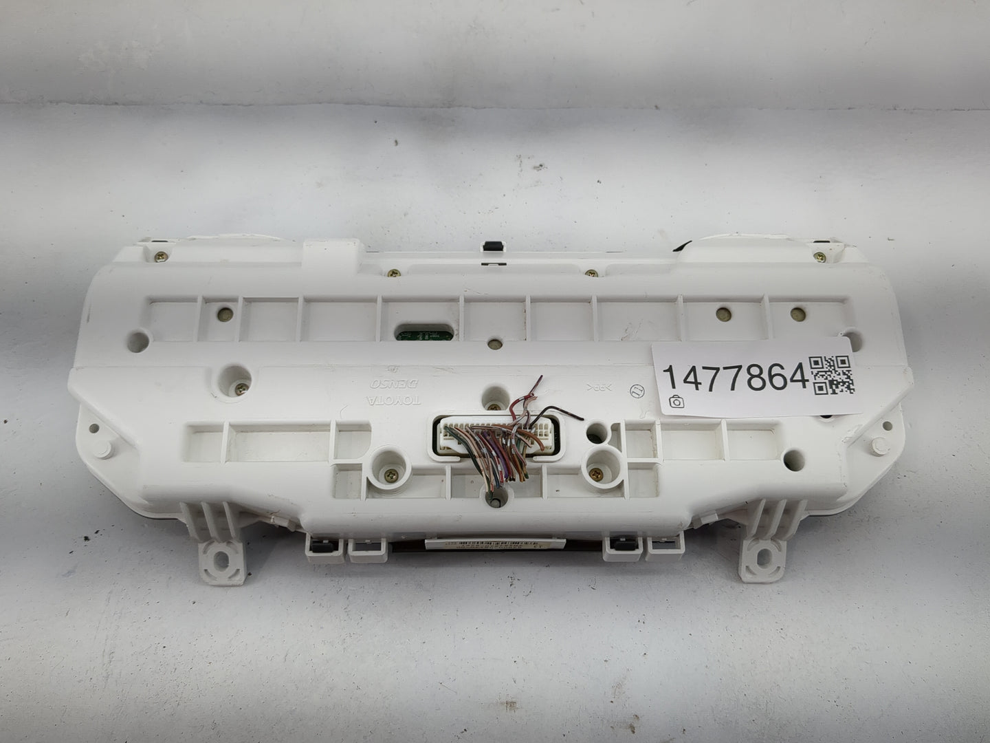 2004-2005 Toyota Sienna Instrument Cluster Speedometer Gauges P/N:83800-08130-00 TN157510-9261 Miles: Fits Fits 2004 2005 OE