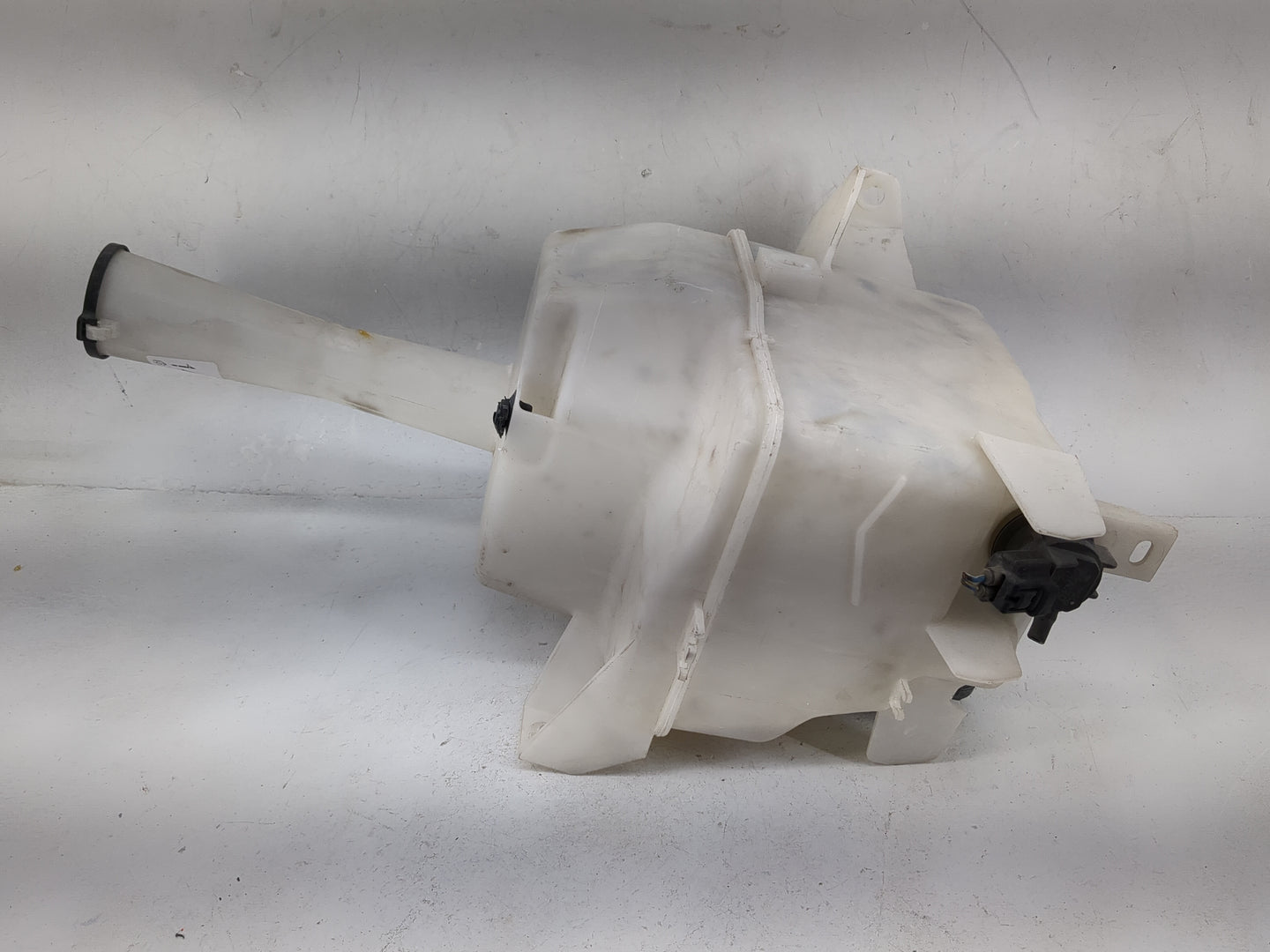 2004-2020 Toyota Sienna Windshield Washer Fluid Reservoir Bottle Oem 1478814 - Oemusedautoparts1.com