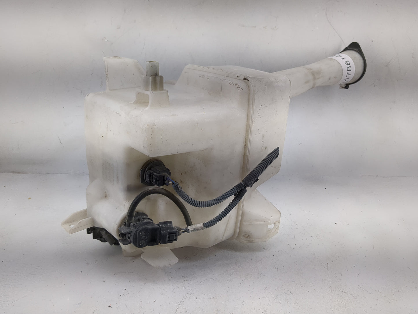 2004-2020 Toyota Sienna Windshield Washer Fluid Reservoir Bottle Oem 1478814 - Oemusedautoparts1.com