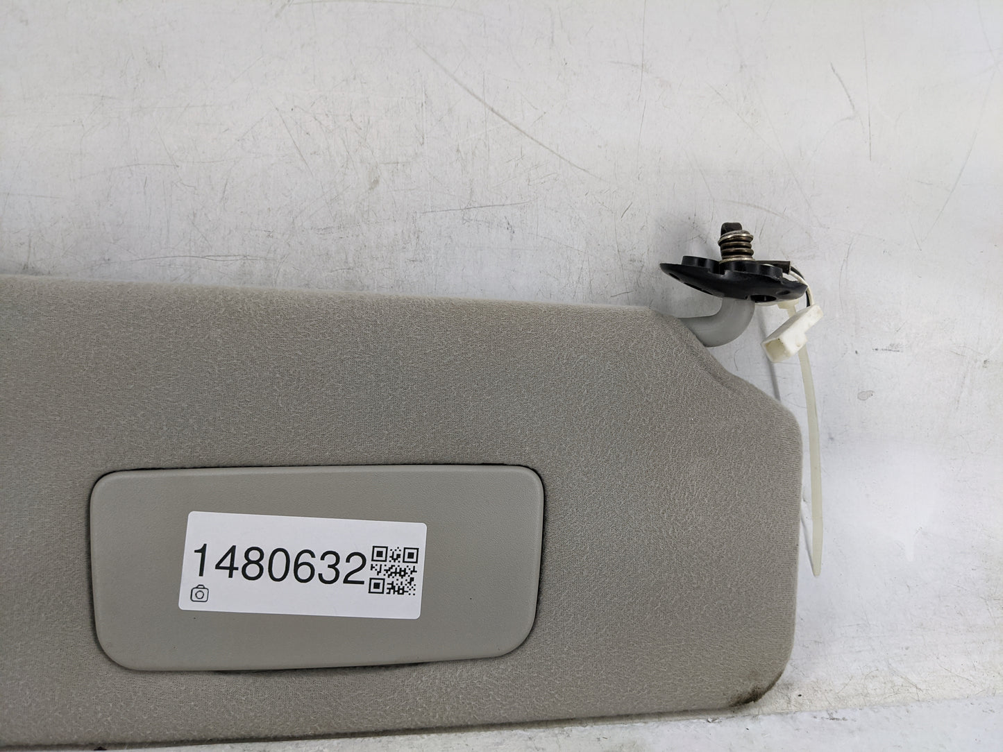 2004 Toyota Sienna Sun Visor Shade Replacement Passenger Right Mirror Fits OEM Used Auto Parts - Oemusedautoparts1.com