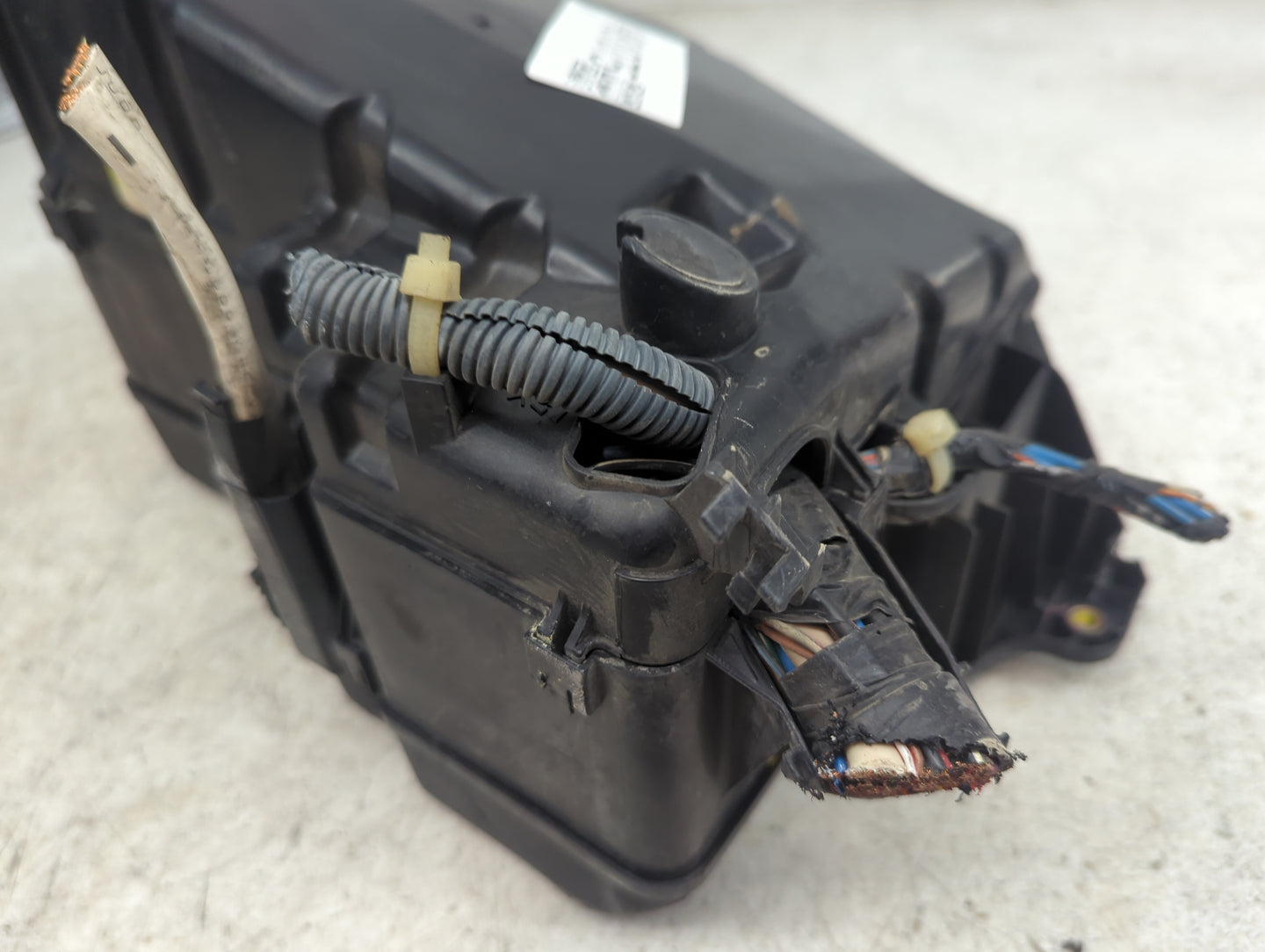 2004-2006 Toyota Sienna Fusebox Fuse Box Panel Relay Module Fits Fits 2004 2005 2006 OEM Used Auto Parts - Oemusedautoparts1