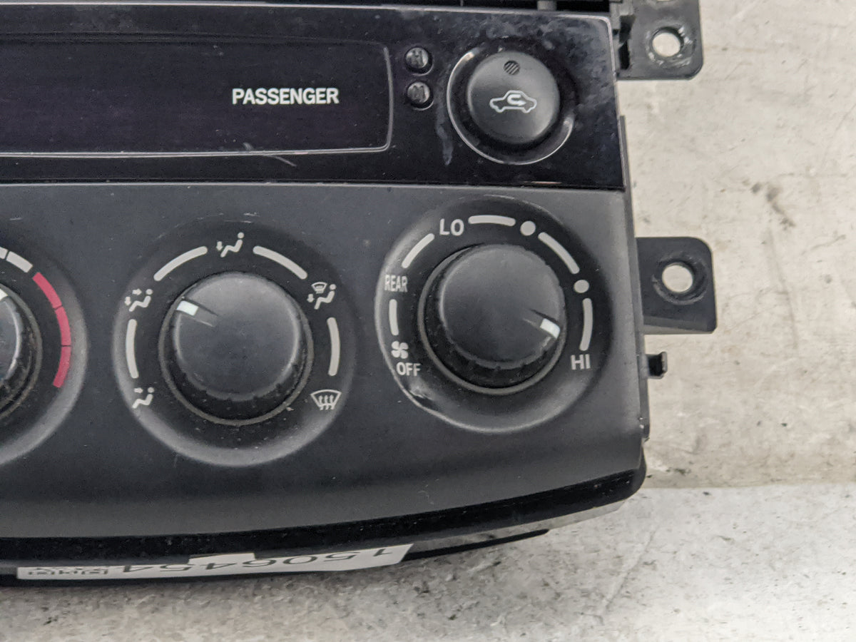 2004 Toyota Sienna Climate Control Module Temperature AC/Heater Replacement P/N:84010-08010 Fits OEM Used Auto Parts - Oemus