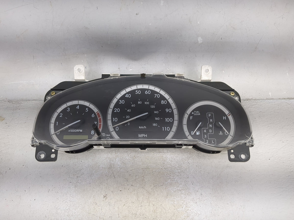 2004-2005 Toyota Sienna Instrument Cluster Speedometer Gauges P/N:83800-08130-00 TN157510-9263 Miles:136K Fits Fits 2004 200