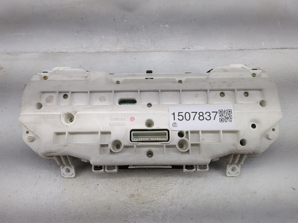 2004-2005 Toyota Sienna Instrument Cluster Speedometer Gauges P/N:83800-08130-00 TN157510-9263 Miles:136K Fits Fits 2004 200