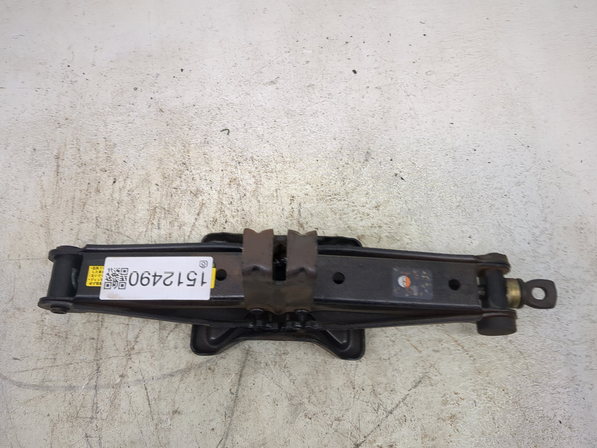2004 Toyota Sienna Spare Scissor Car Jack 1512490 - Oemusedautoparts1.com