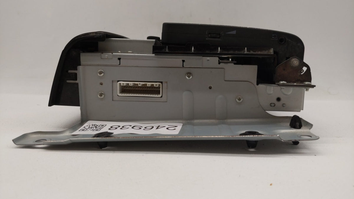 Toyota Sienna Am Fm Cd Player Radio Receiver 246938 - Oemusedautoparts1.com