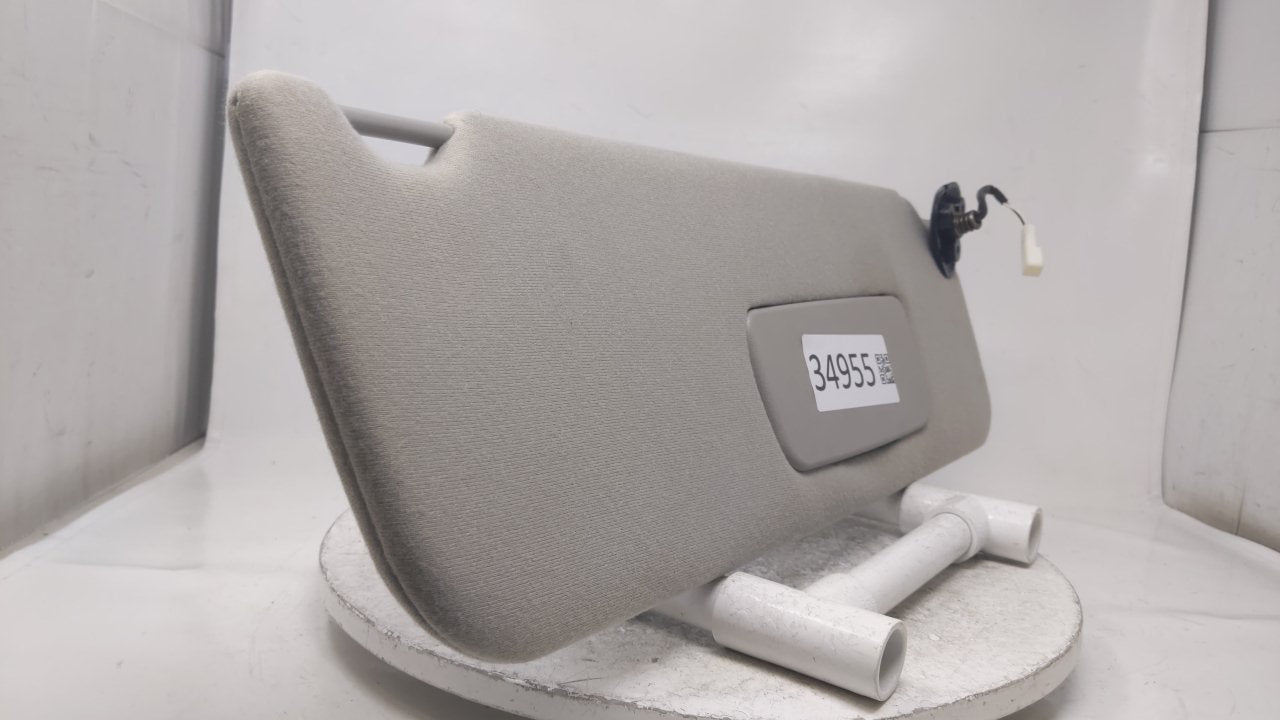 2004 Toyota Sienna Sun Visor Shade Replacement Passenger Right Mirror Fits OEM Used Auto Parts - Oemusedautoparts1.com