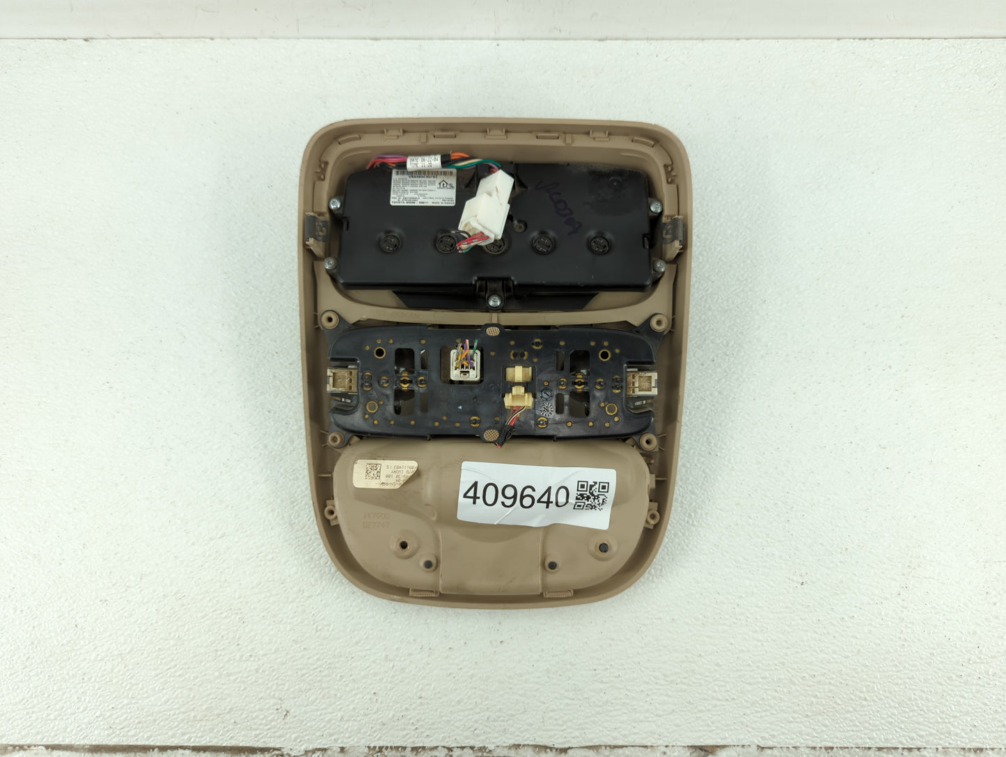 2004-2005 Toyota Sienna Overhead Roof Console Interior Dome Light - Oemusedautoparts1.com