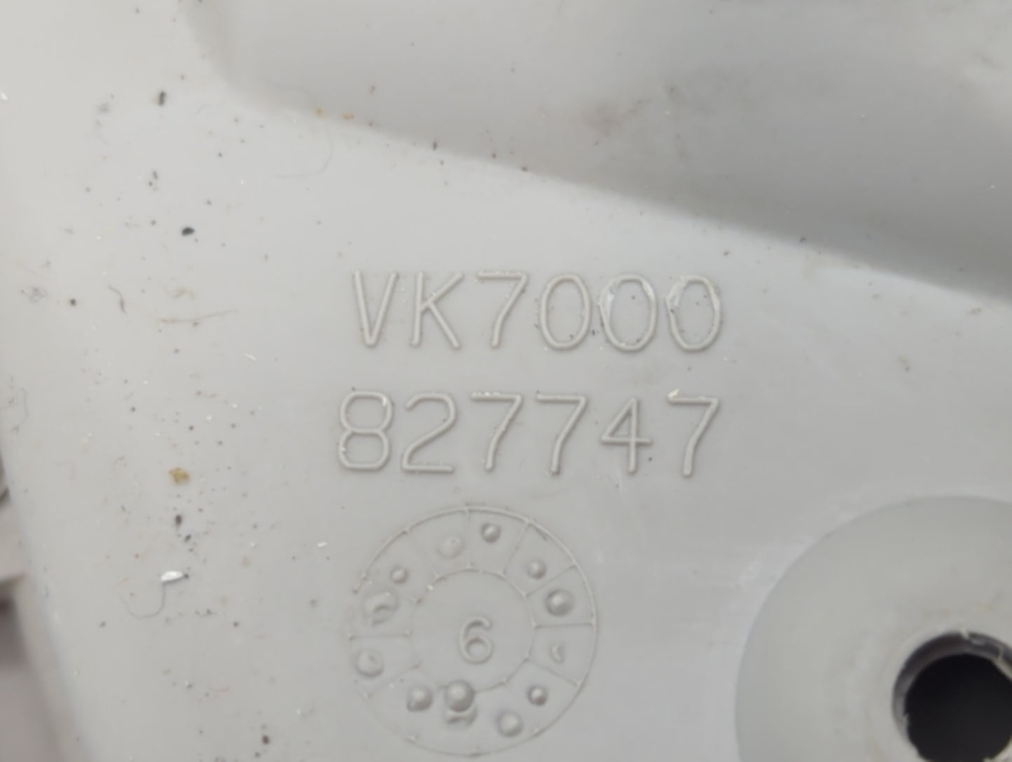 2004 Toyota Sienna Overhead Roof Console - Oemusedautoparts1.com