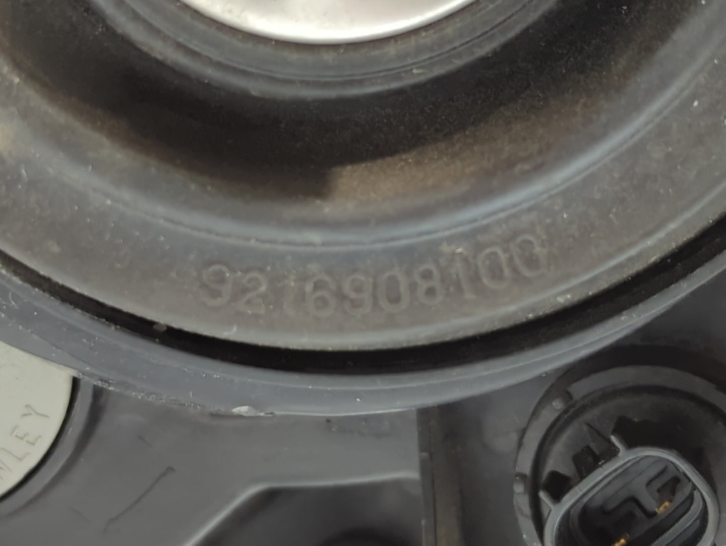 2004-2005 Toyota Sienna Driver Left Oem Head Light Headlight Lamp - Oemusedautoparts1.com