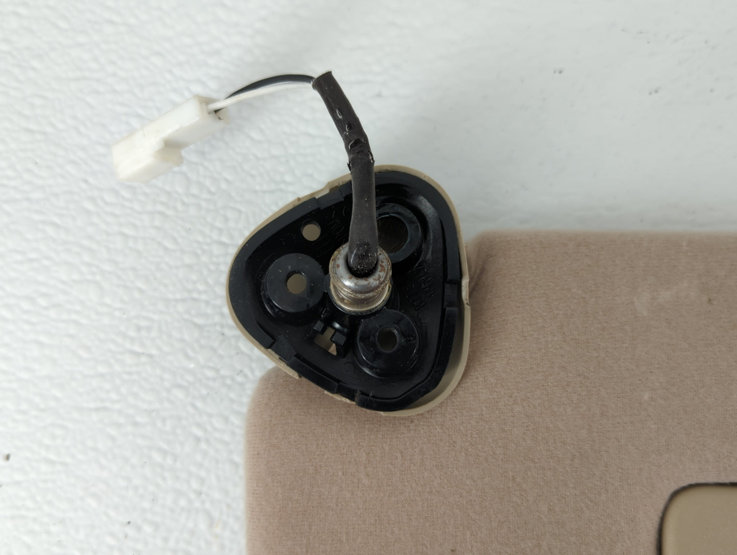 2004 Toyota Sienna Sun Visor Shade Replacement Passenger Right Mirror Fits OEM Used Auto Parts - Oemusedautoparts1.com