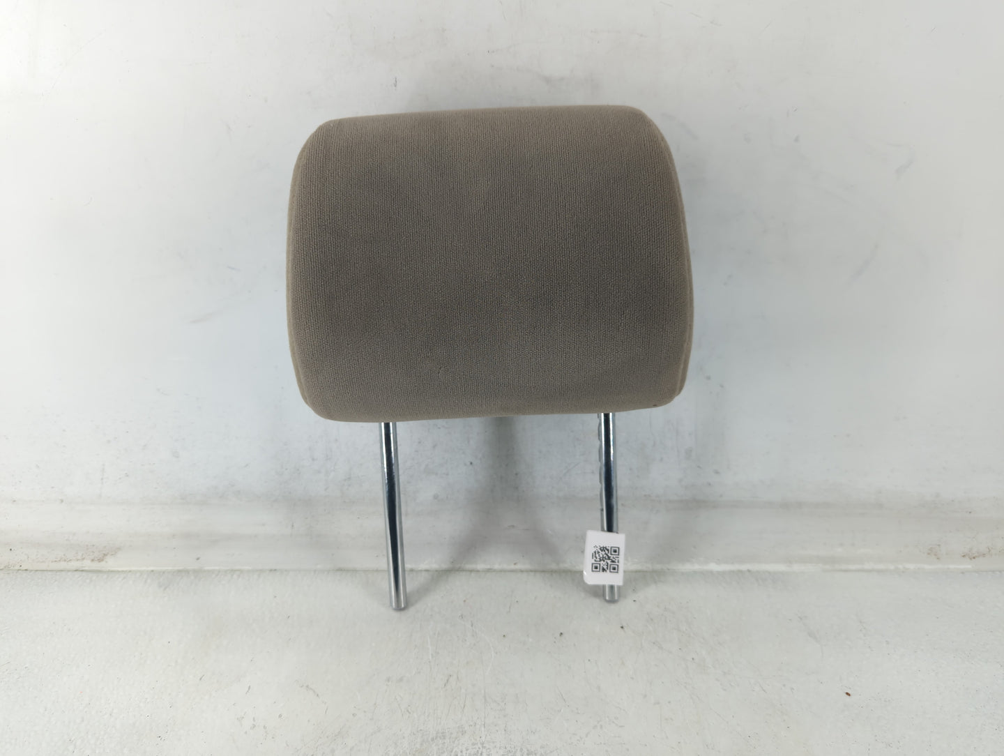 2004 Toyota Sienna Headrest Head Rest Rear Center Seat Fits OEM Used Auto Parts - Oemusedautoparts1.com