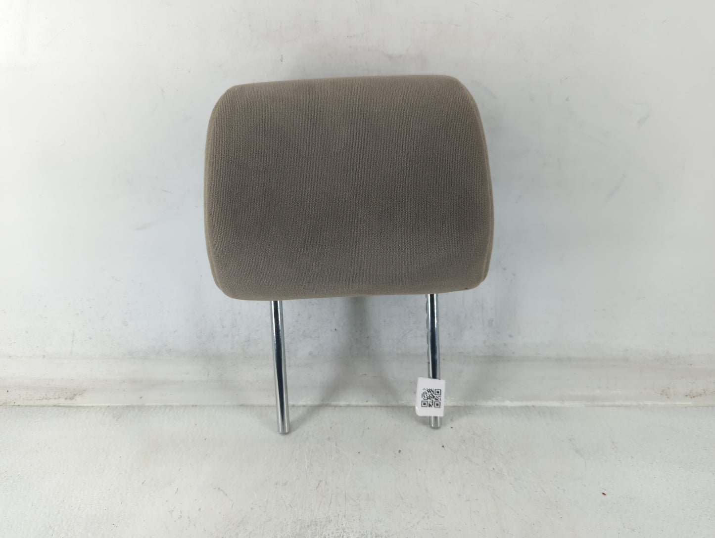 2004 Toyota Sienna Headrest Head Rest Rear Center Seat Fits OEM Used Auto Parts - Oemusedautoparts1.com