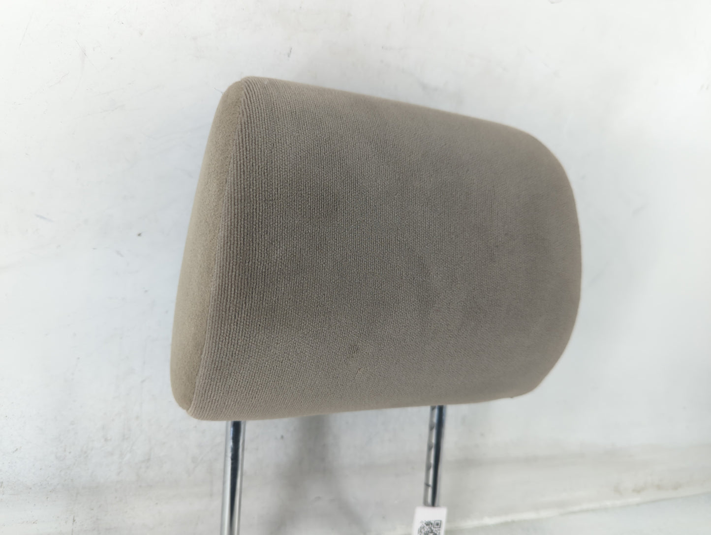 2004 Toyota Sienna Headrest Head Rest Rear Center Seat Fits OEM Used Auto Parts - Oemusedautoparts1.com